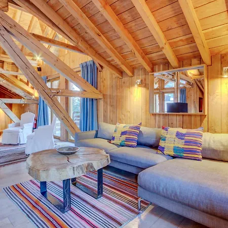 Duplex Apartment *